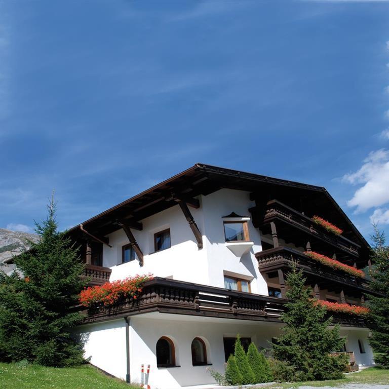 Quality Hosts Arlberg - Afoch Fei - Das Landhaus Sankt Anton am Arlberg Luaran gambar